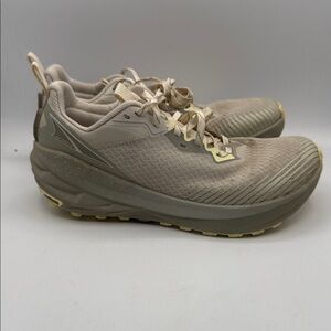 Altra Experience Wild 2 GTR women’s 10 Beige Athletic Running Shoes S20